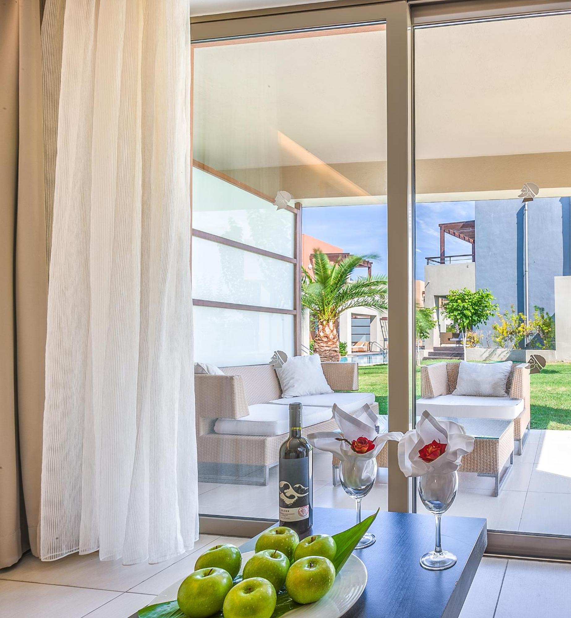 Executive Suite Two Bedrooms Pool View or Sea View,1082531044:JPEG